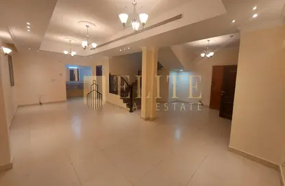 Compound - 3 Bedrooms - 4 Bathrooms for rent in Al Hanaa Street - Al Gharrafa - Doha