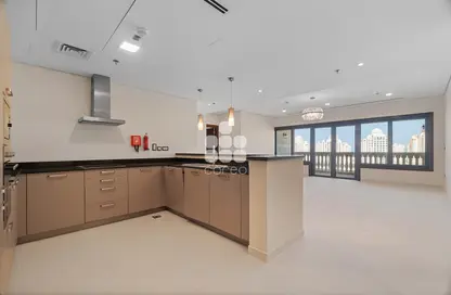 Apartment - 2 Bedrooms - 3 Bathrooms for rent in Tower 23 - Porto Arabia - The Pearl Island - Doha