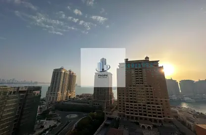 Apartment - 3 Bedrooms - 2 Bathrooms for rent in Tower 30 - Porto Arabia - The Pearl Island - Doha