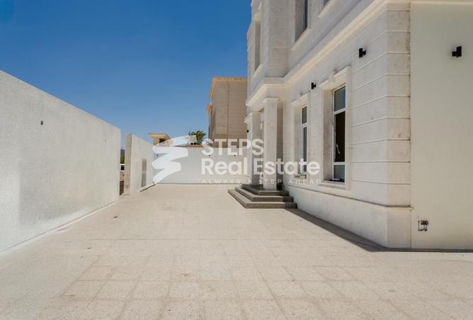 933163 - Property Image 2