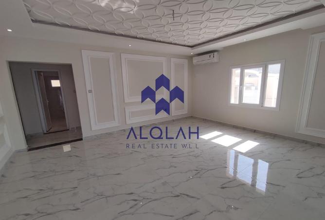 945443 - Property Image 2