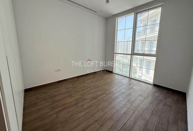 906804 - Property Image 3