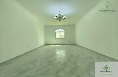 شقة - 3 غرف نوم - 3 حمامات للايجار في شارع انس - فريج بن محمود الشمالي - فريج بن محمود - الدوحة