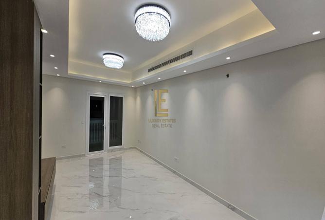 953787 - Property Image 2