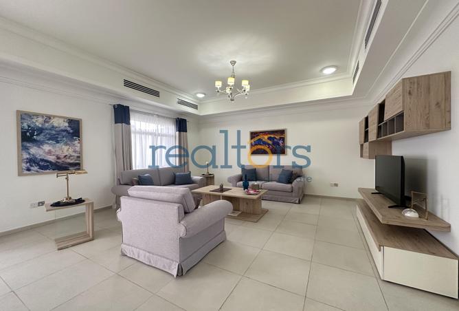 987482 - Property Image 3