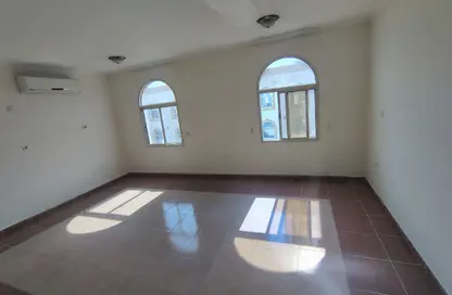 مجمع سكني - 4 غرف نوم - 4 حمامات للايجار في شارع المطار القديم - طريق المطار القديم - الدوحة