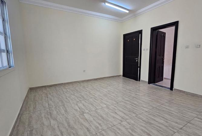 960146 - Property Image 2