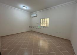 صورةغرفة فارغة لـ: شقة - 2 غرف نوم - 3 حمامات للكراء في شارع المطار القديم - طريق المطار القديم - الدوحة, صورة 1