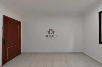 Apartment - 2 Bedrooms - 2 Bathrooms for rent in Thabit Bin Zaid Street - Al Mansoura - Doha
