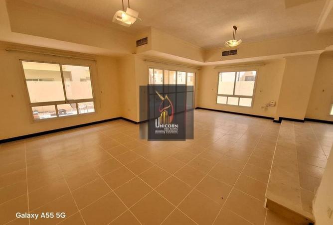941143 - Property Image 2