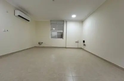 Apartment - 3 Bedrooms - 2 Bathrooms for rent in New Doha - Doha