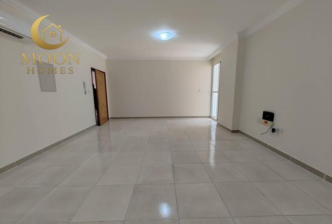 987224 - Property Image 2