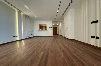Apartment - 1 Bedroom - 2 Bathrooms for rent in West Porto Drive - Porto Arabia - The Pearl Island - Doha