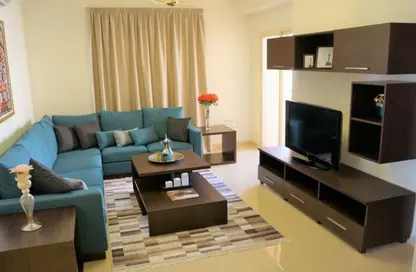 Living Room image for: Villa - 4 Bedrooms - 6 Bathrooms for rent in Alfardan Gardens 09 - Abu Sidra - Al Rayyan - Doha, Image 1