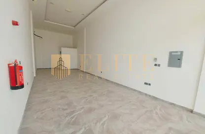 محل تجاري - استوديو - 1 حمام للايجار في برج أسباير - الوعب - الوعب - الدوحة