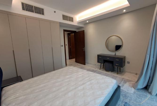 989818 - Property Image 3