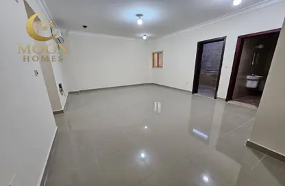Apartment - 1 Bedroom - 2 Bathrooms for rent in Umm Ghwailina Comm - Umm Ghuwalina - Umm Ghuwailina - Doha