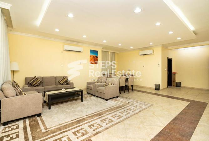 مجمع سكني - 4 غرف نوم - 4 حمامات للايجار في شارع المطار القديم - طريق المطار القديم - الدوحة