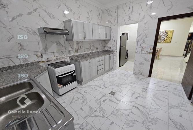 905247 - Property Image 2