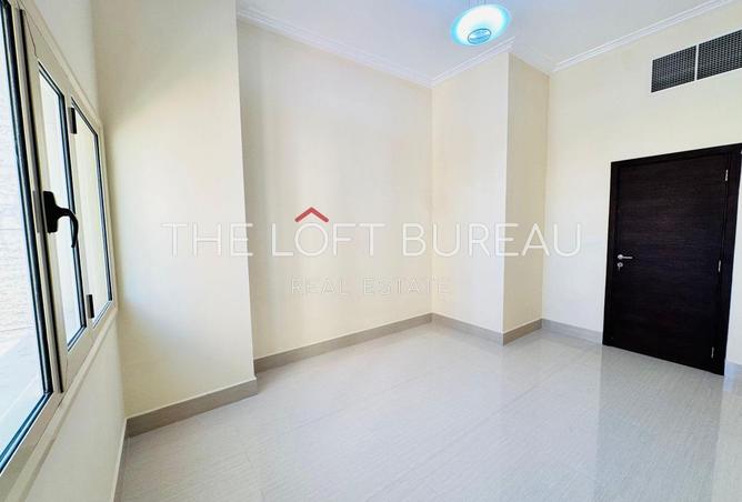 931311 - Property Image 2