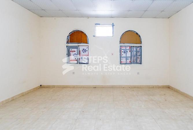 956866 - Property Image 2