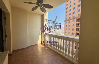 Apartment - 1 Bedroom - 2 Bathrooms for rent in West Porto Drive - Porto Arabia - The Pearl Island - Doha