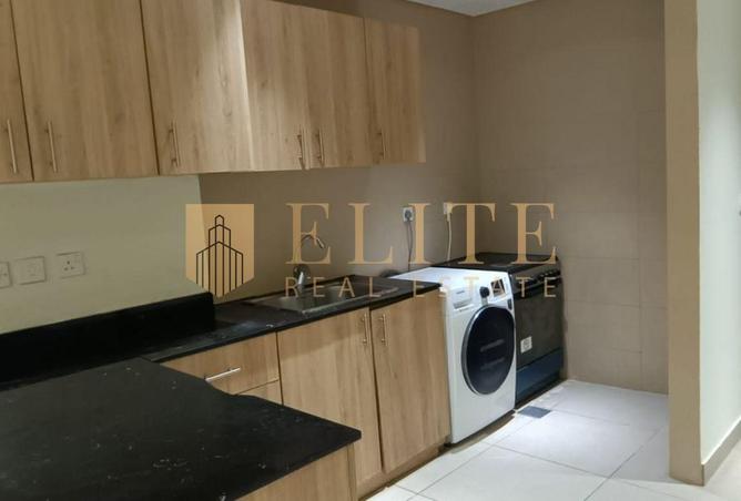 996405 - Property Image 2