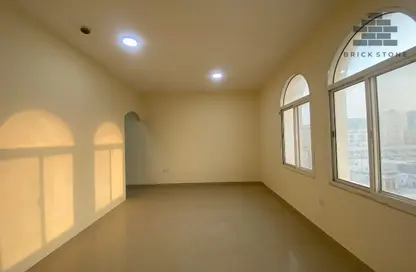 Apartment - 2 Bedrooms - 2 Bathrooms for rent in Salaja Street - Doha Al Jadeed - Doha
