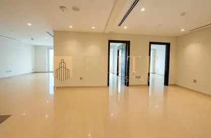 Apartment - 2 Bedrooms - 3 Bathrooms for rent in Viva West - Viva Bahriyah - The Pearl Island - Doha