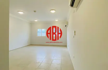 مجمع سكني - 4 غرف نوم - 6 حمامات للايجار في فلل عين خالد - عين خالد - الدوحة