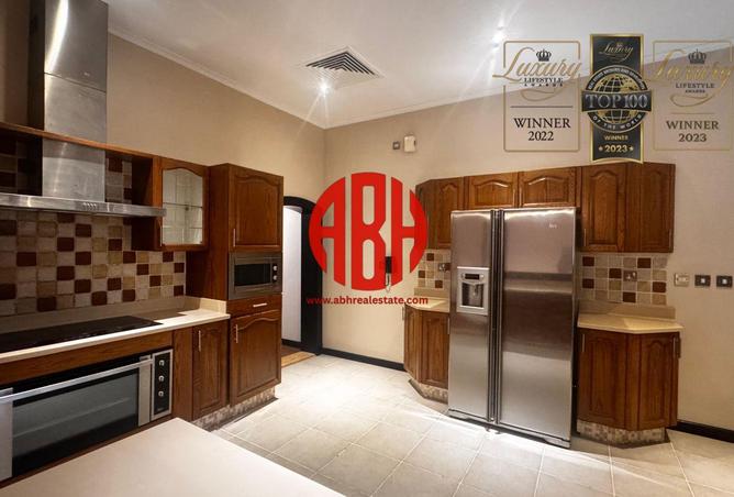 932703 - Property Image 3