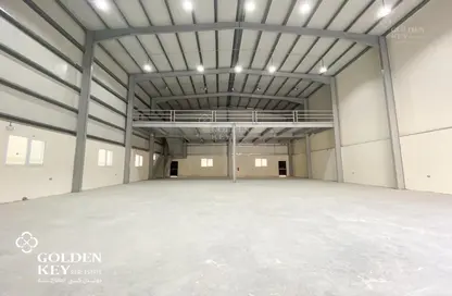 Warehouse - Studio - 6 Bathrooms for rent in East Industrial Street - Birkat Al Awamer - Al Wakra