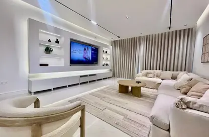 Apartment - 2 Bedrooms - 2 Bathrooms for rent in Viva West - Viva Bahriyah - The Pearl Island - Doha