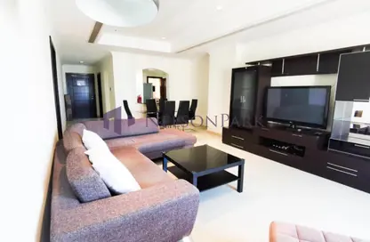 Apartment - 1 Bedroom - 2 Bathrooms for rent in East Porto Drive - Porto Arabia - The Pearl Island - Doha