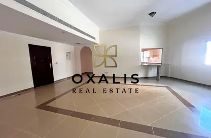 Apartment - 2 Bedrooms - 2 Bathrooms for rent in Salaja Street - Doha Al Jadeed - Doha
