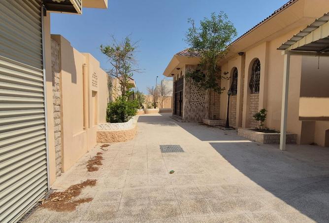 945789 - Property Image 2