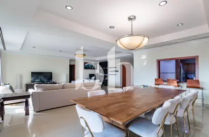 Apartment - 2 Bedrooms - 3 Bathrooms for sale in West Porto Drive - Porto Arabia - The Pearl Island - Doha