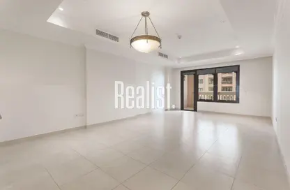 Apartment - 1 Bedroom - 2 Bathrooms for rent in East Porto Drive - Porto Arabia - The Pearl Island - Doha