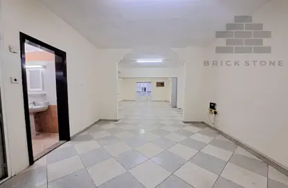 Apartment - 2 Bedrooms - 2 Bathrooms for rent in Musheireb Apartments - Musheireb - Doha