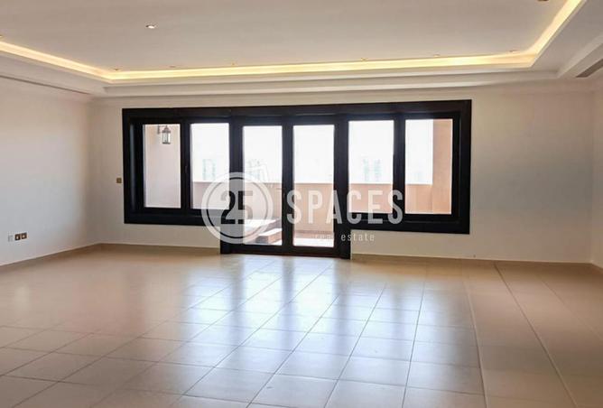 952385 - Property Image 2