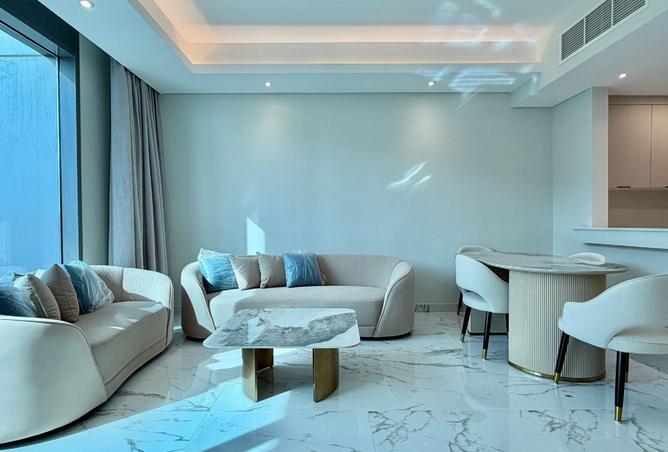 988493 - Property Image 2