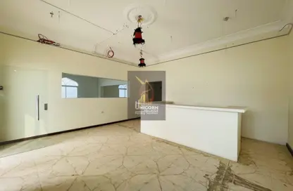 Empty Room image for: Villa - Studio - 5 Bathrooms for rent in New Salata - New Salata - Salata - Doha, Image 1