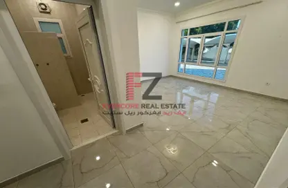 فيلا - 6 غرف نوم - 6 حمامات للايجار في البوابة الجنوبية - بحيرة وست لاجون - الدوحة
