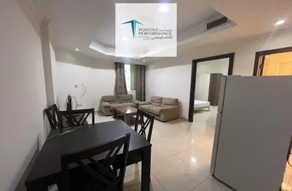 Living / Dining Room image for: Apartment - 1 Bedroom - 2 Bathrooms for rent in Doha Al Jadeed - Doha, Image 1