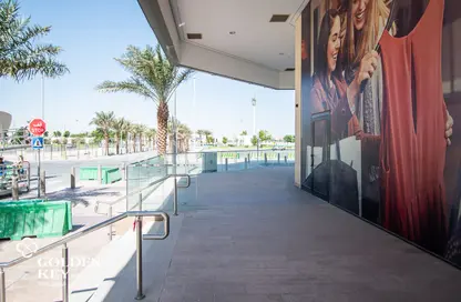 Shop - Studio - 1 Bathroom for rent in Lusail City - Lusail