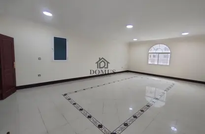 Apartment - 3 Bedrooms - 3 Bathrooms for rent in Anas Street - Fereej Bin Mahmoud North - Fereej Bin Mahmoud - Doha
