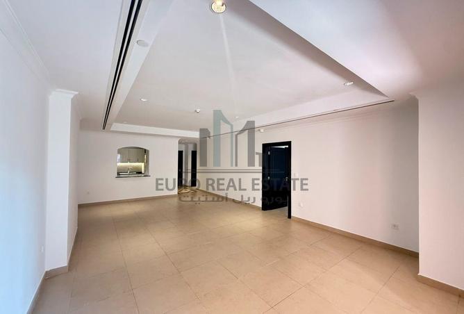 975231 - Property Image 2