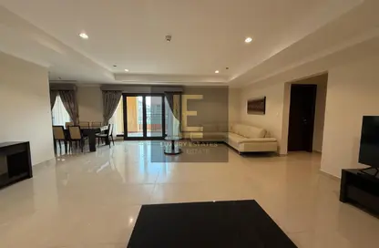 Apartment - 2 Bedrooms - 3 Bathrooms for rent in West Porto Drive - Porto Arabia - The Pearl Island - Doha