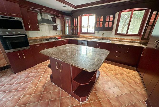 905837 - Property Image 2