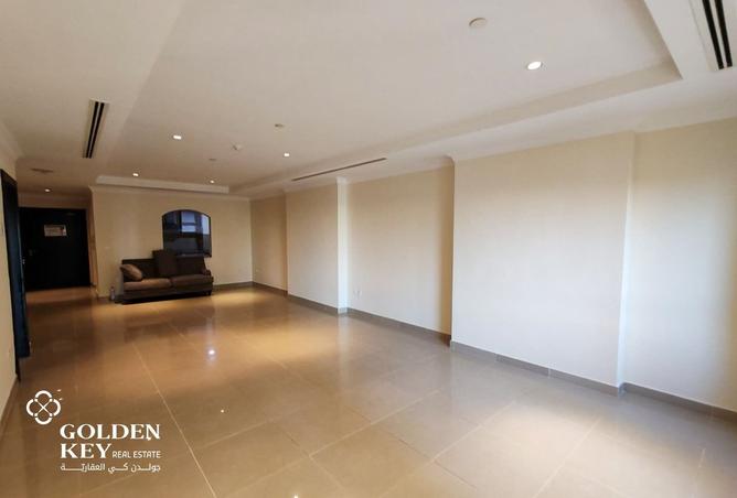932696 - Property Image 2